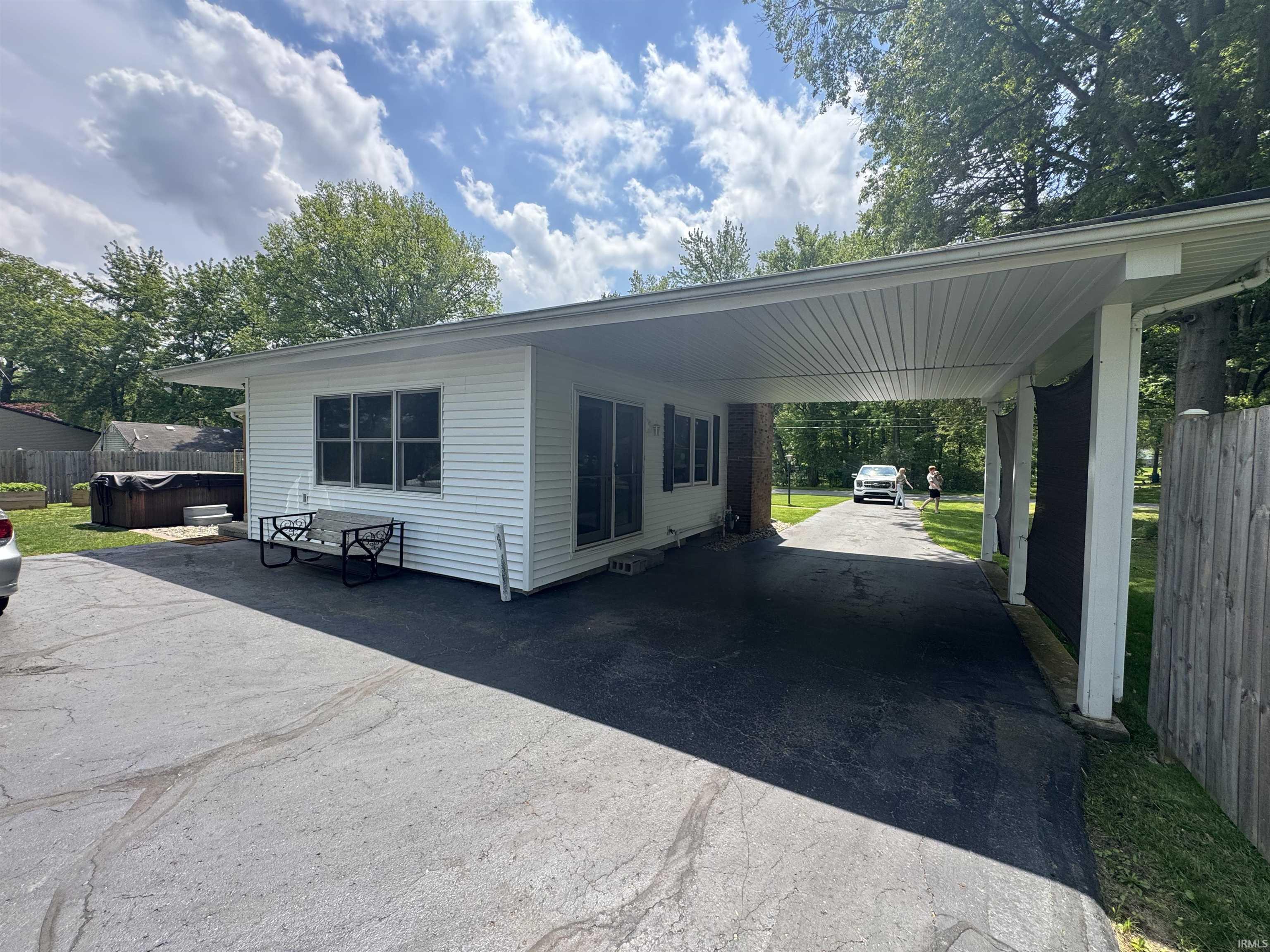 511 E Patterson Street Lakeville IN 46536