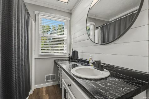9285 E Sleepy Hollow Parkway Cromwell IN 46732