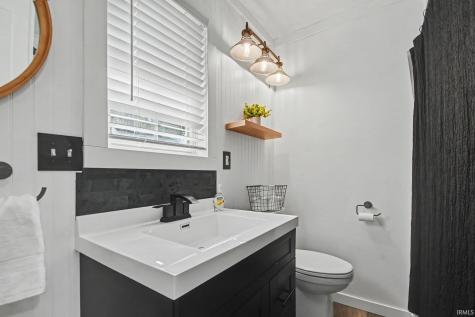 9285 E Sleepy Hollow Parkway Cromwell IN 46732