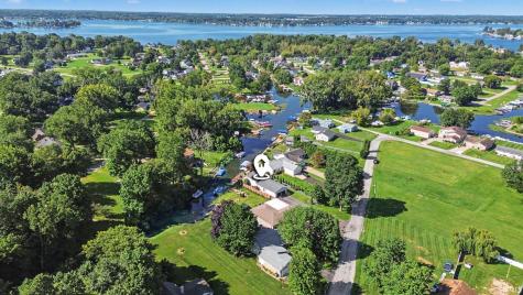 9285 E Sleepy Hollow Parkway Cromwell IN 46732