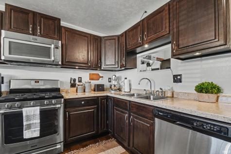 9285 E Sleepy Hollow Parkway Cromwell IN 46732