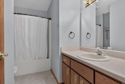 11326 Lyndhurst Court Fort Wayne IN 46845