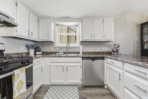 2218 Foxboro Drive Fort Wayne IN 46818