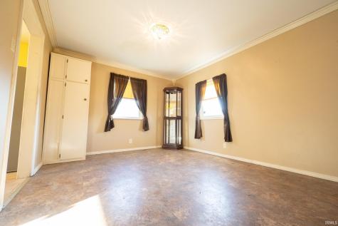 2205 S Vine Street Muncie IN 47302