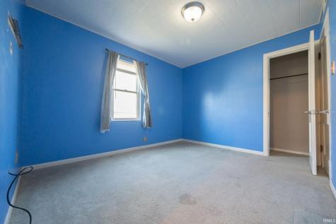 2205 S Vine Street Muncie IN 47302