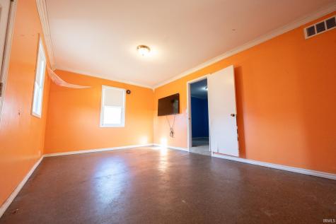 2205 S Vine Street Muncie IN 47302