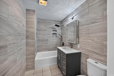 52776 Shellbark Avenue South Bend IN 46628