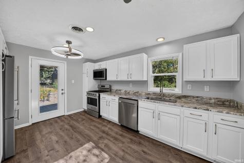 52776 Shellbark Avenue South Bend IN 46628
