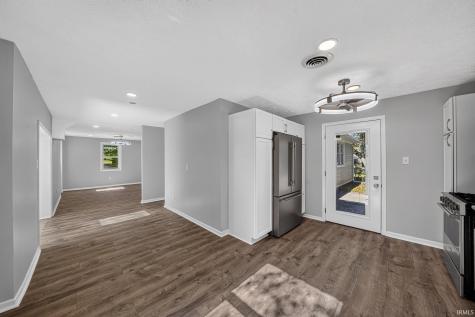 52776 Shellbark Avenue South Bend IN 46628