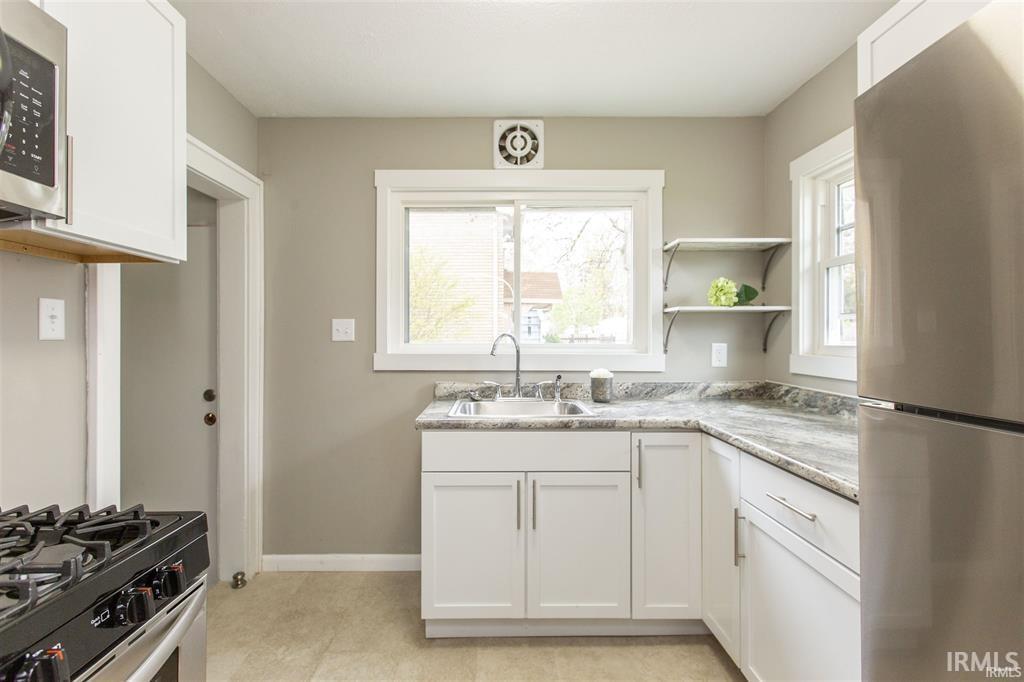 814 E Eckman Street South Bend IN 46614