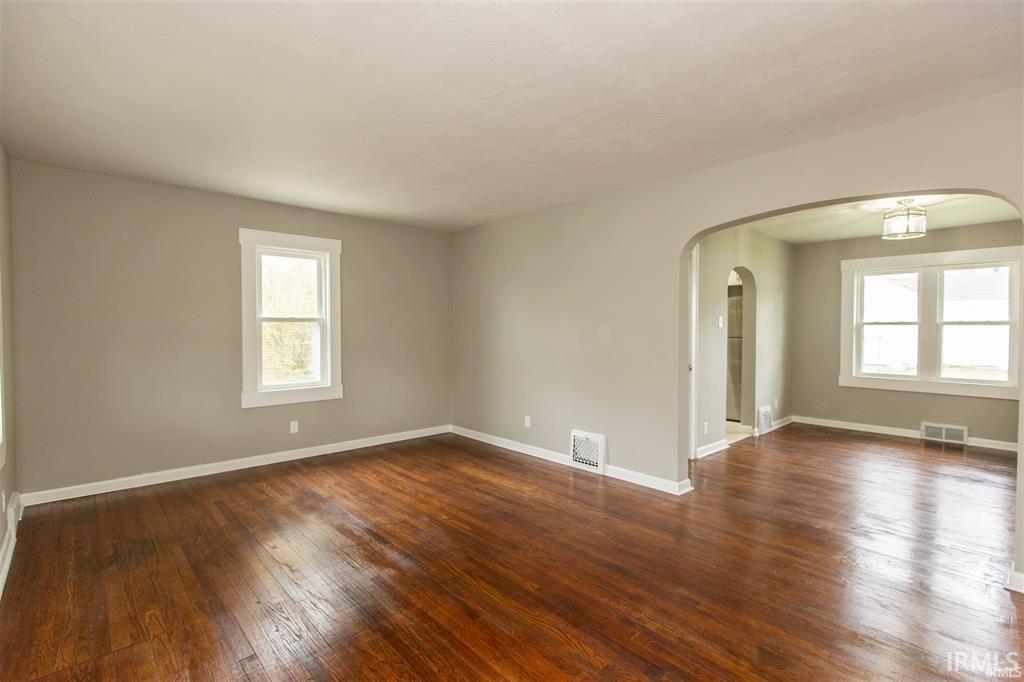 814 E Eckman Street South Bend IN 46614