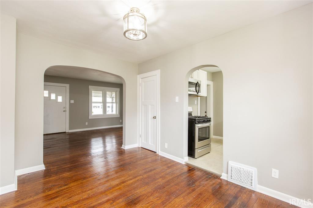 814 E Eckman Street South Bend IN 46614