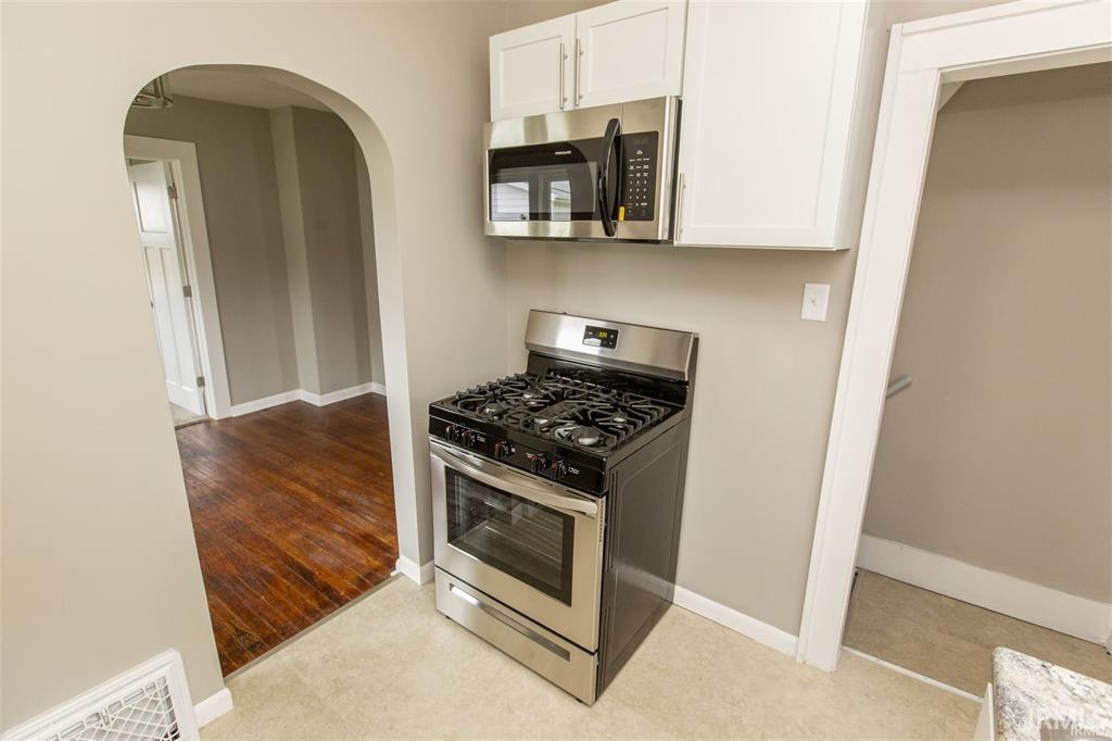 814 E Eckman Street South Bend IN 46614