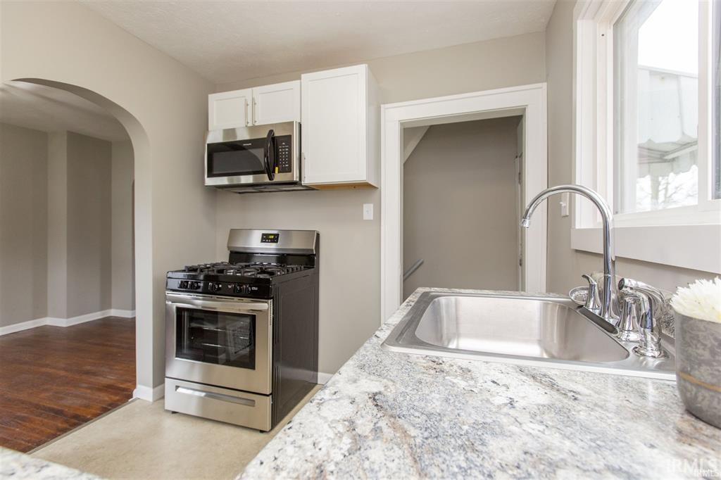 814 E Eckman Street South Bend IN 46614