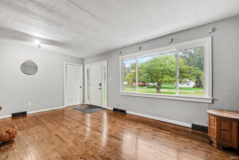 57245 Poppy Road South Bend IN 46619