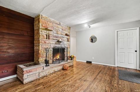57245 Poppy Road South Bend IN 46619