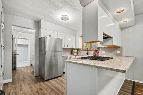 57245 Poppy Road South Bend IN 46619