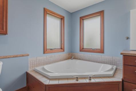 2002 Falcon Ridge Court Fort Wayne IN 46845