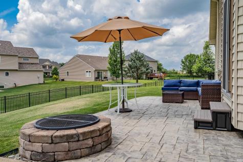 2002 Falcon Ridge Court Fort Wayne IN 46845