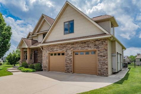 2002 Falcon Ridge Court Fort Wayne IN 46845