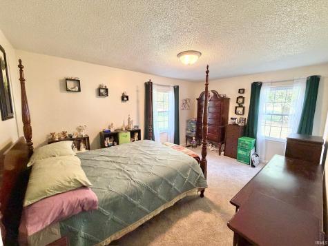 69 E Todd Drive Washington IN 47501
