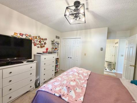 69 E Todd Drive Washington IN 47501