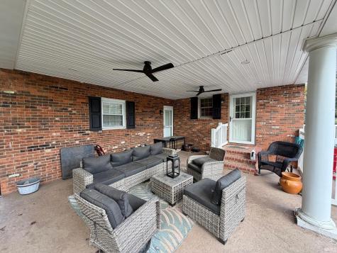 69 E Todd Drive Washington IN 47501