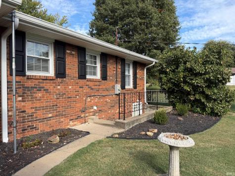 69 E Todd Drive Washington IN 47501