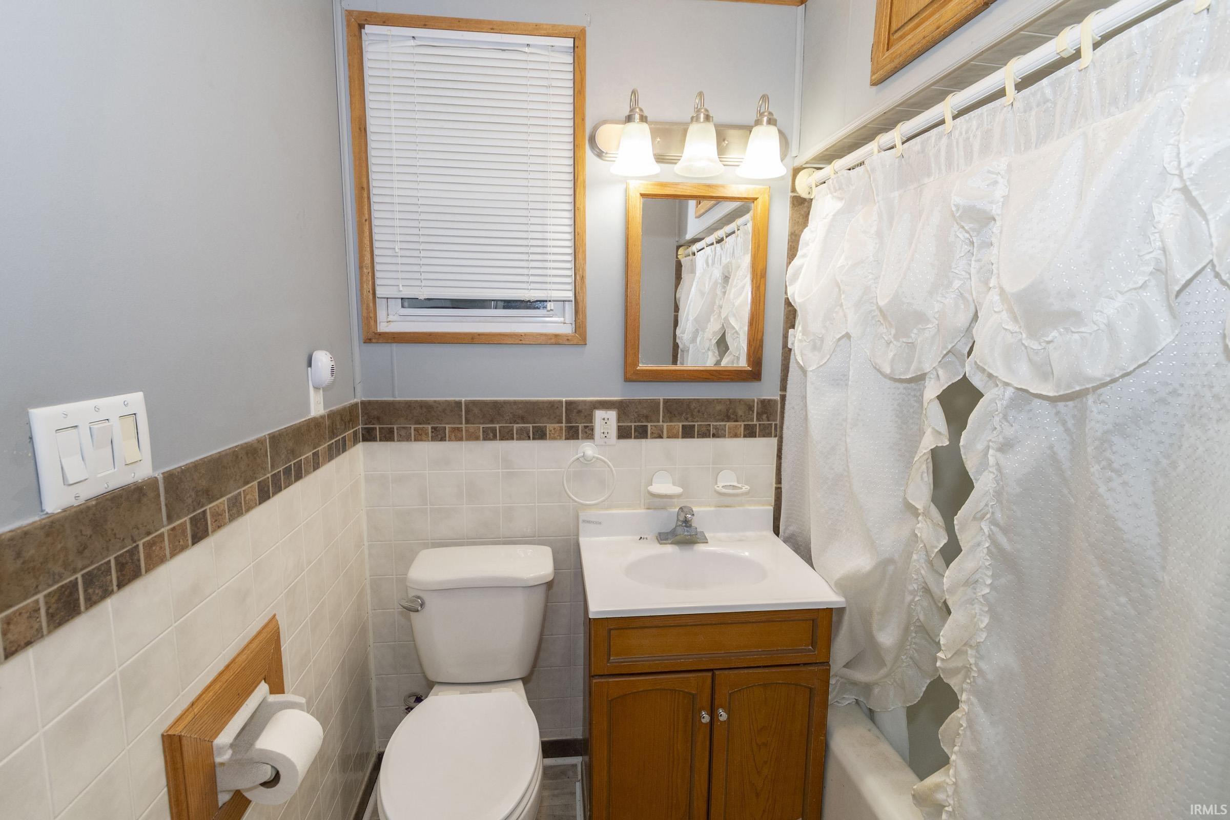 807 Emerson Street Goshen IN 46526