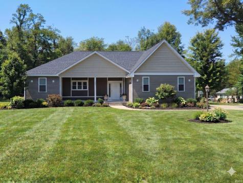 809 E Culver Road Knox IN 46534