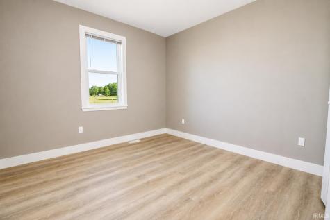 809 E Culver Road Knox IN 46534