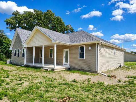809 E Culver Road Knox IN 46534