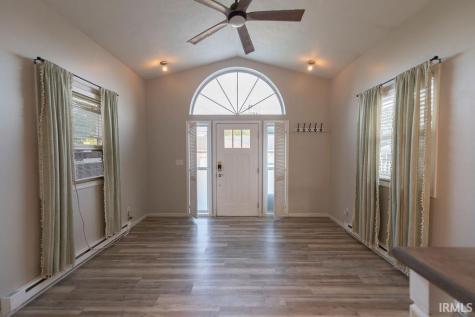 245 W Whitley Street Churubusco IN 46723