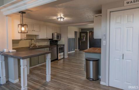 245 W Whitley Street Churubusco IN 46723