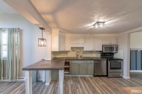 245 W Whitley Street Churubusco IN 46723