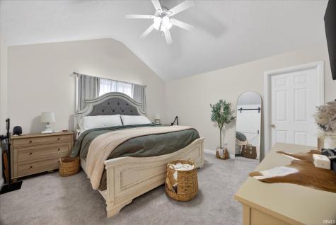 692 N Parker Lane Bloomfield IN 47424