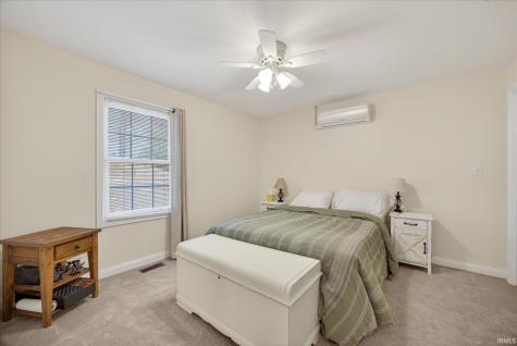 692 N Parker Lane Bloomfield IN 47424