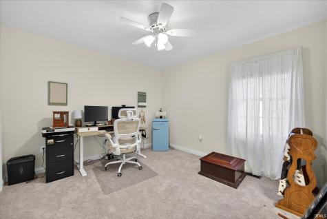 692 N Parker Lane Bloomfield IN 47424