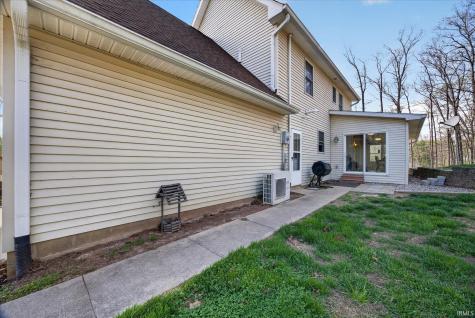 692 N Parker Lane Bloomfield IN 47424