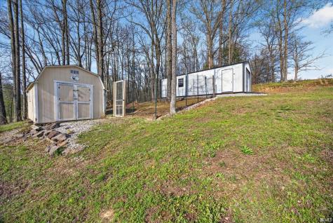 692 N Parker Lane Bloomfield IN 47424