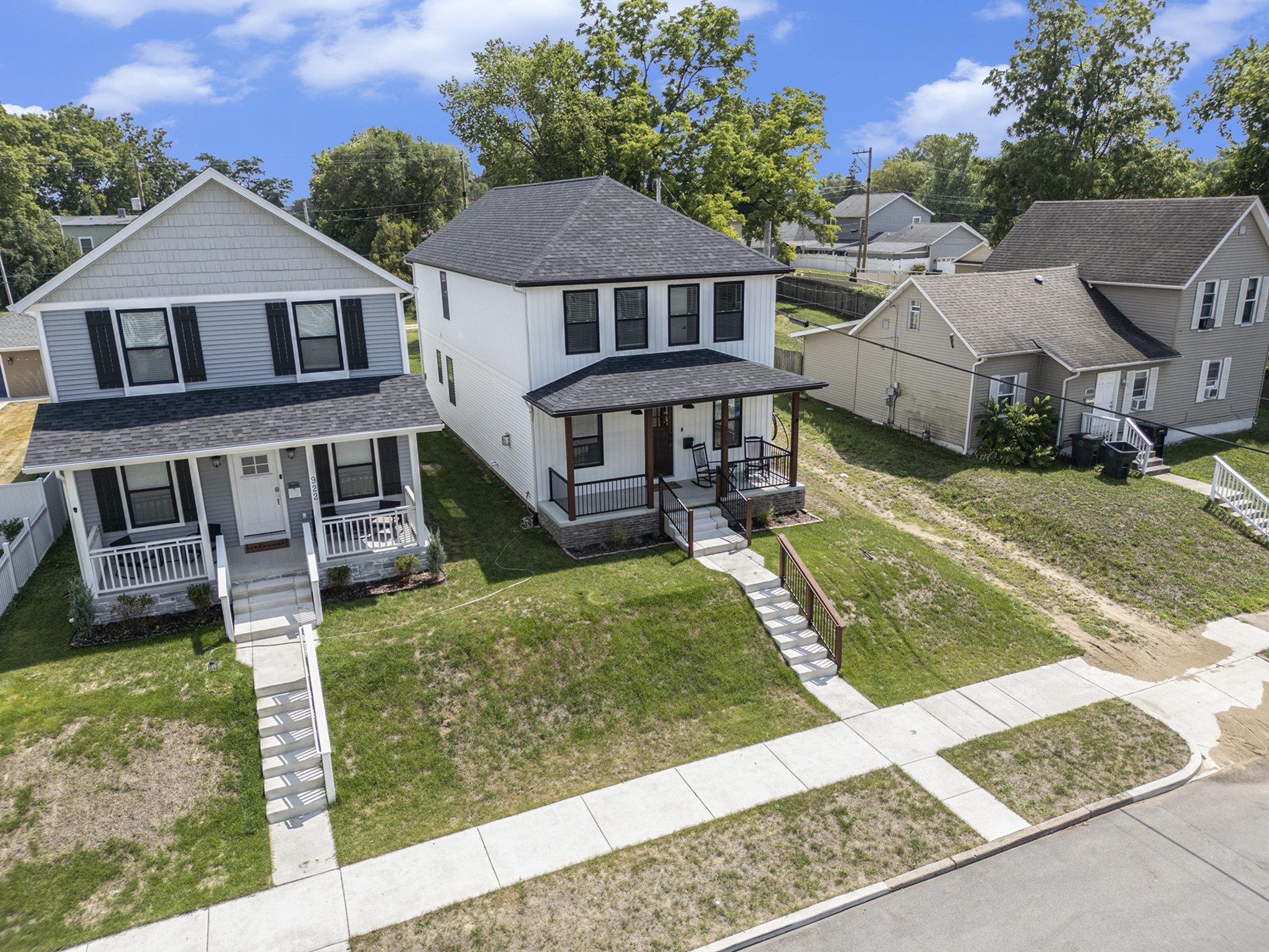 922 N Hill Street South Bend IN 46617