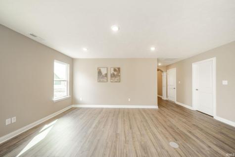 402 Luellen Way New Castle IN 47362