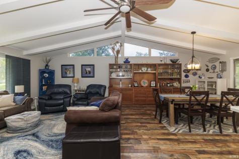 9212 W Tulip Tree Drive Muncie IN 47304