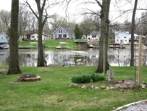 3102 E Mckinley Drive Monon IN 47959