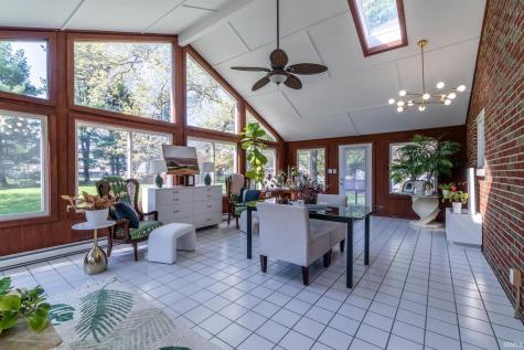 9521 Carriage Lane Fort Wayne IN 46804