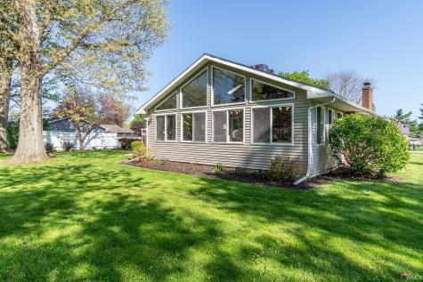 9521 Carriage Lane Fort Wayne IN 46804