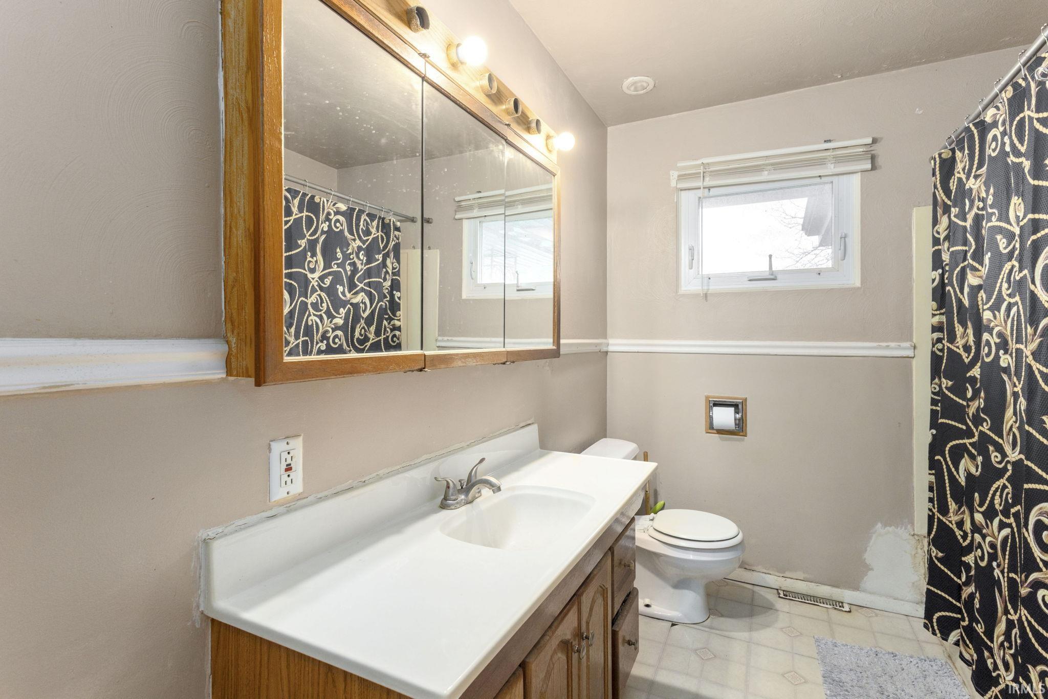 1220 Victory Avenue South Bend IN 46615