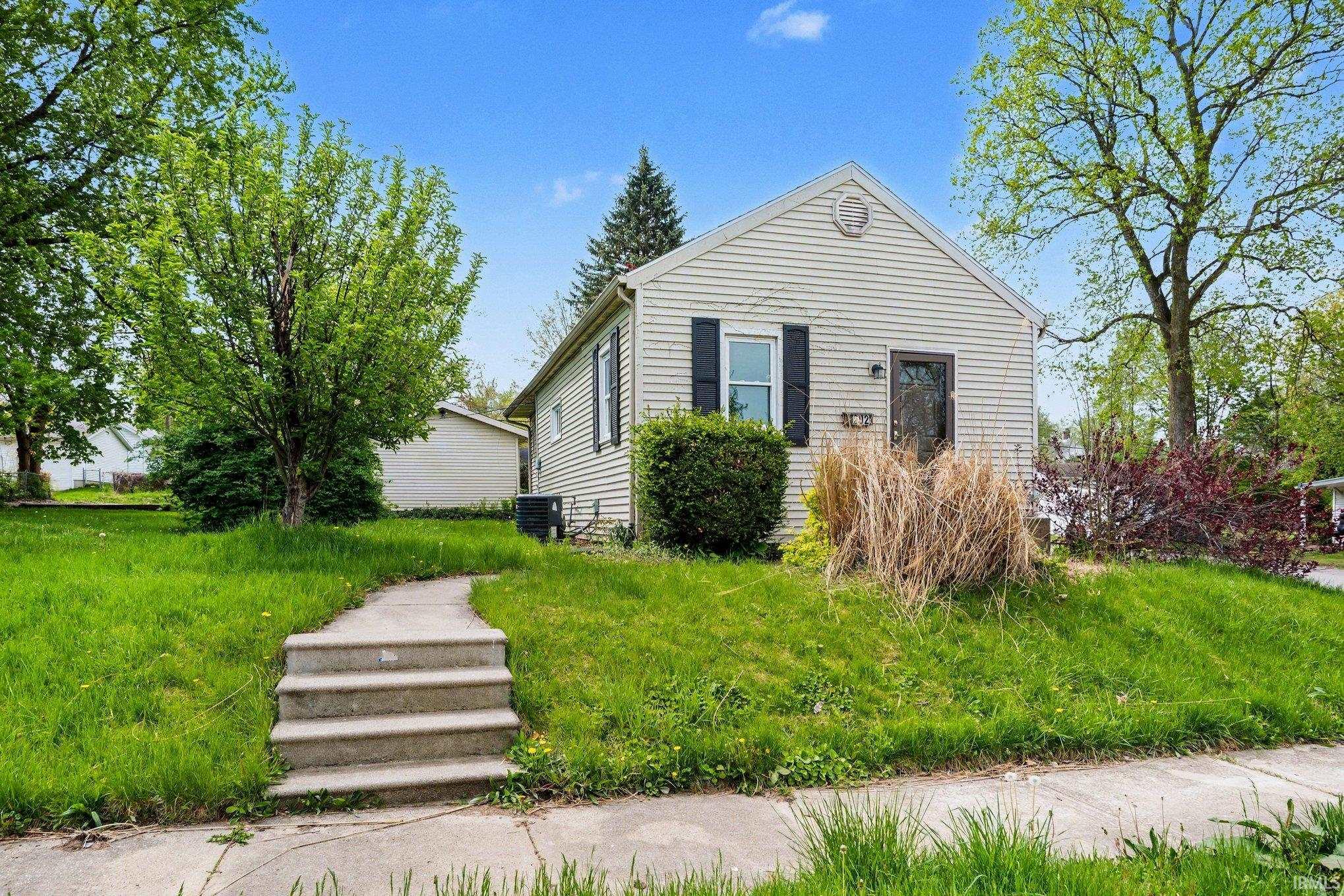 202 E Oakside Street South Bend IN 46614