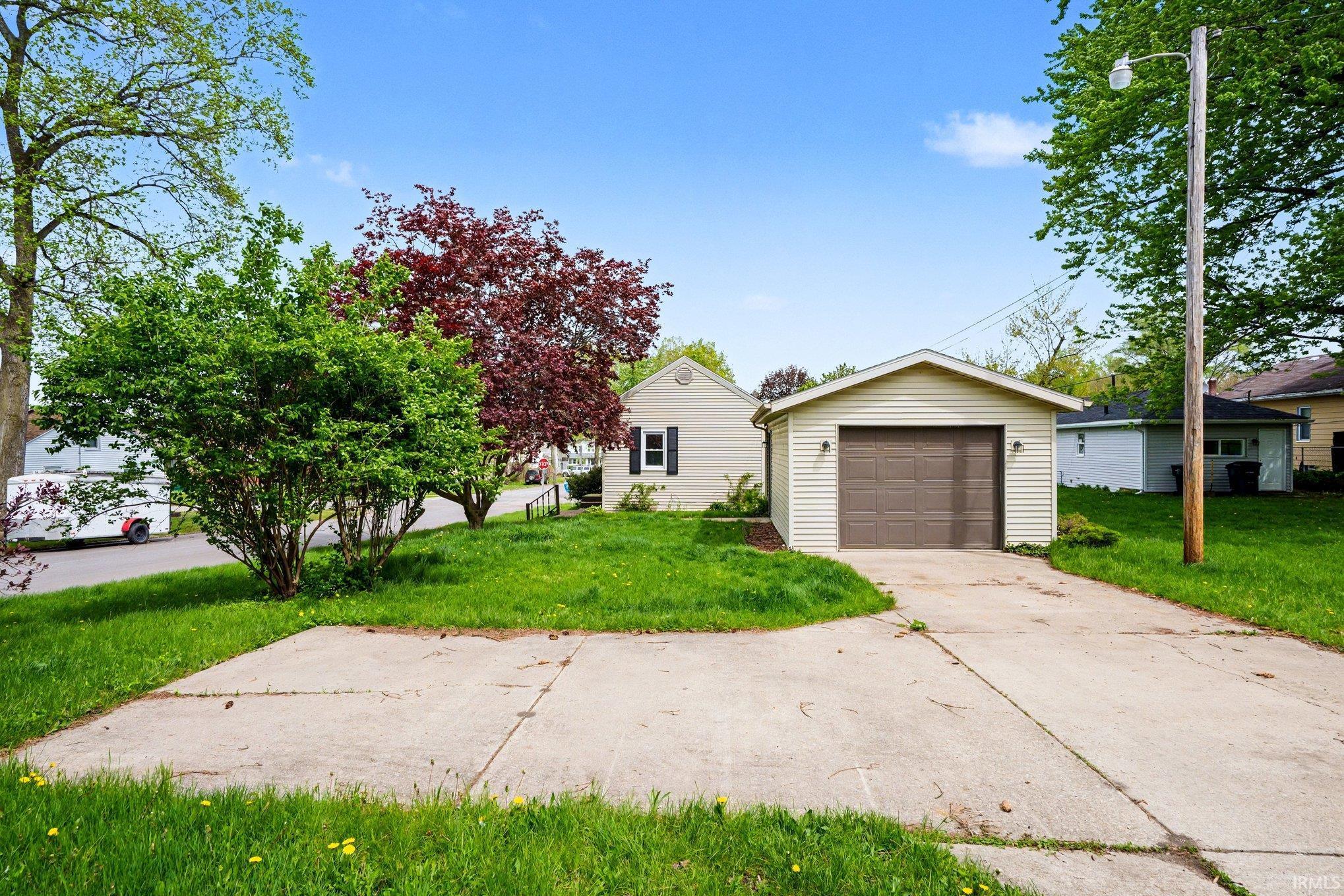 202 E Oakside Street South Bend IN 46614