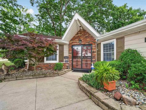 4701 Fairlawn Pass Fort Wayne IN 46815